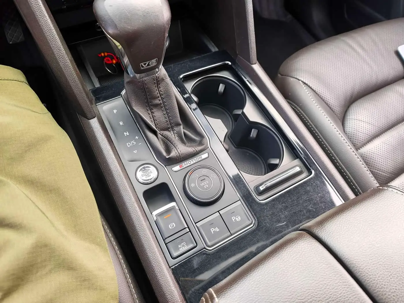 Volkswagen Teramont 2018 — Şəkil 14/20