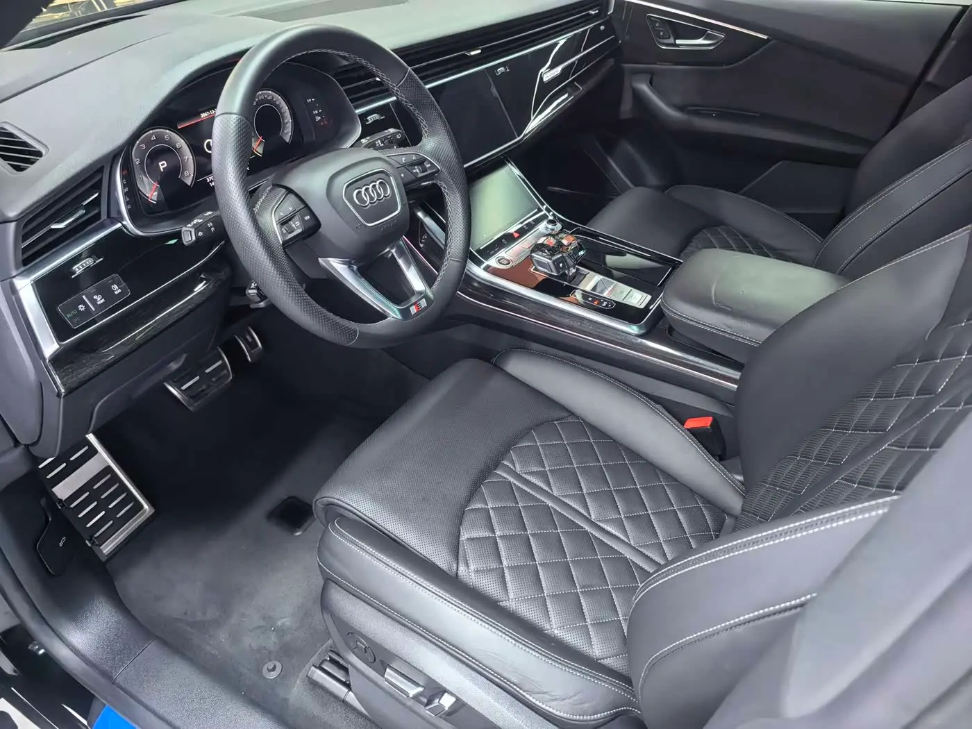 Audi Q8 2022 — Photo 4/12
