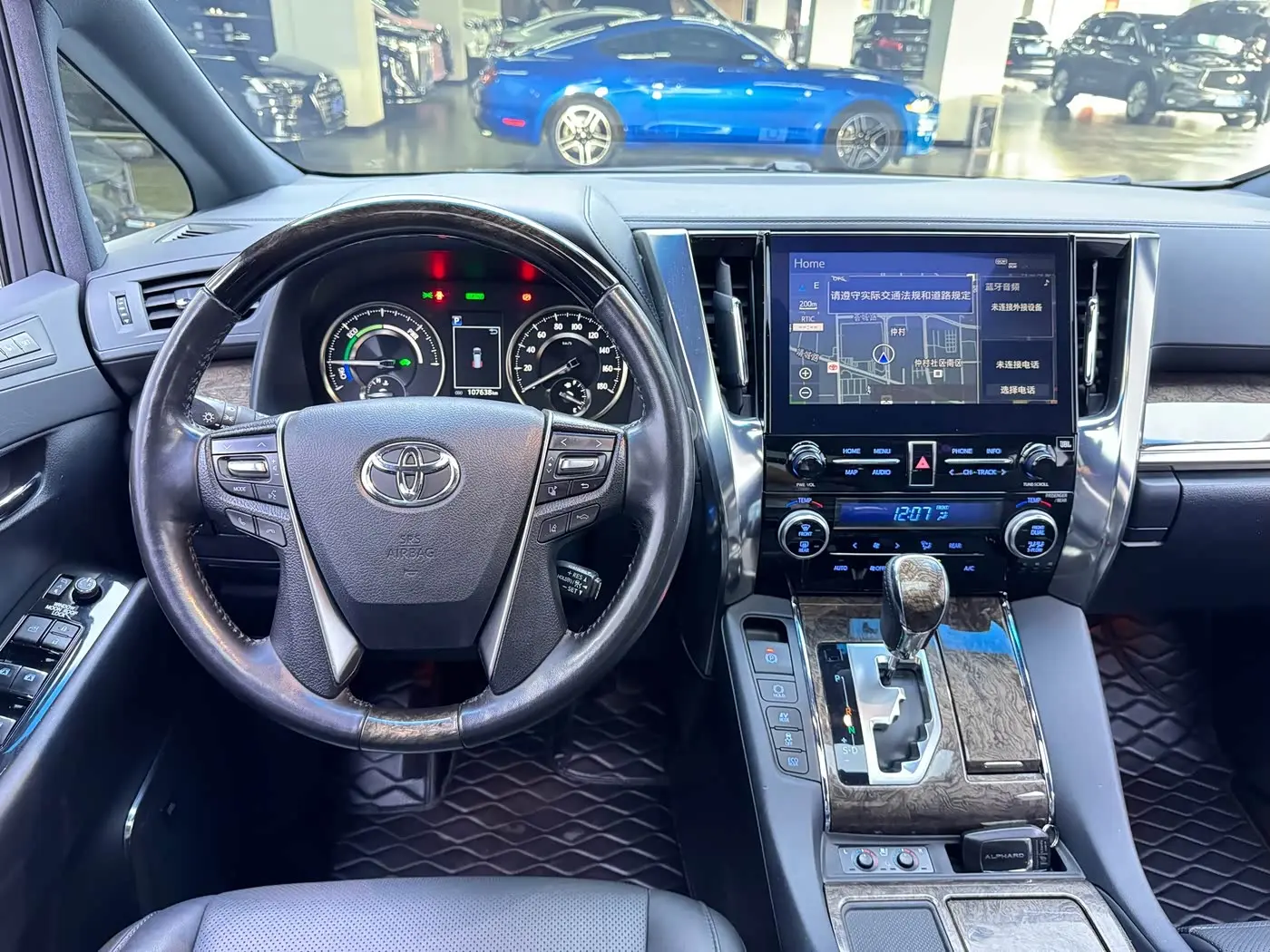 Toyota Alphard 2021 — Фото 18/20
