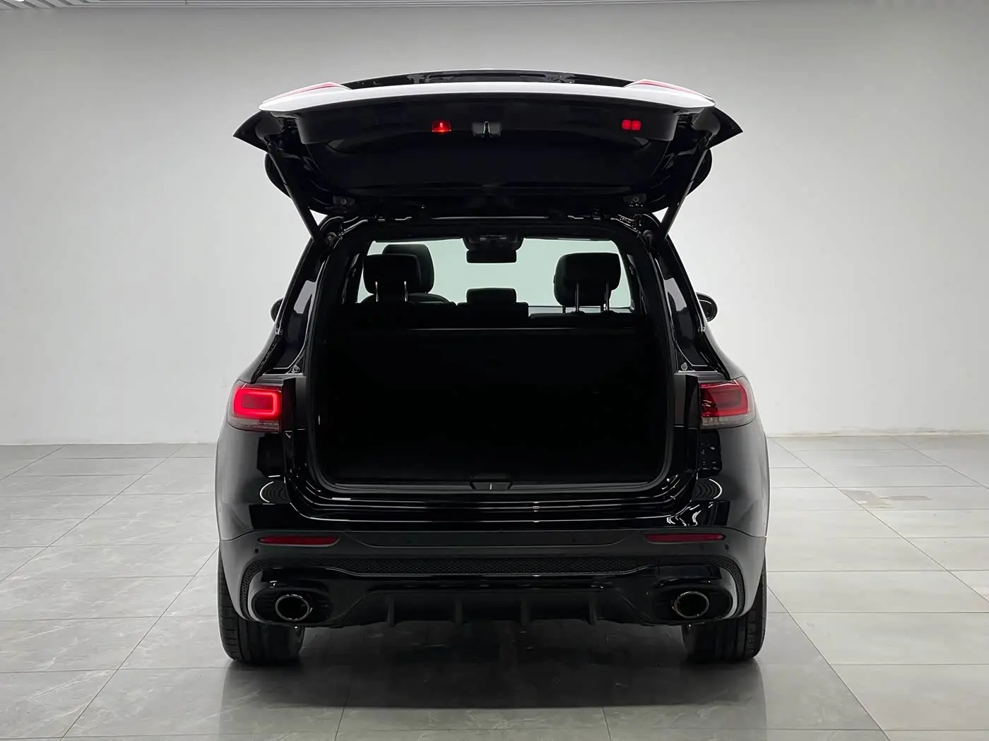 Mercedes-Benz GLB AMG 2022 — Photo 10/20