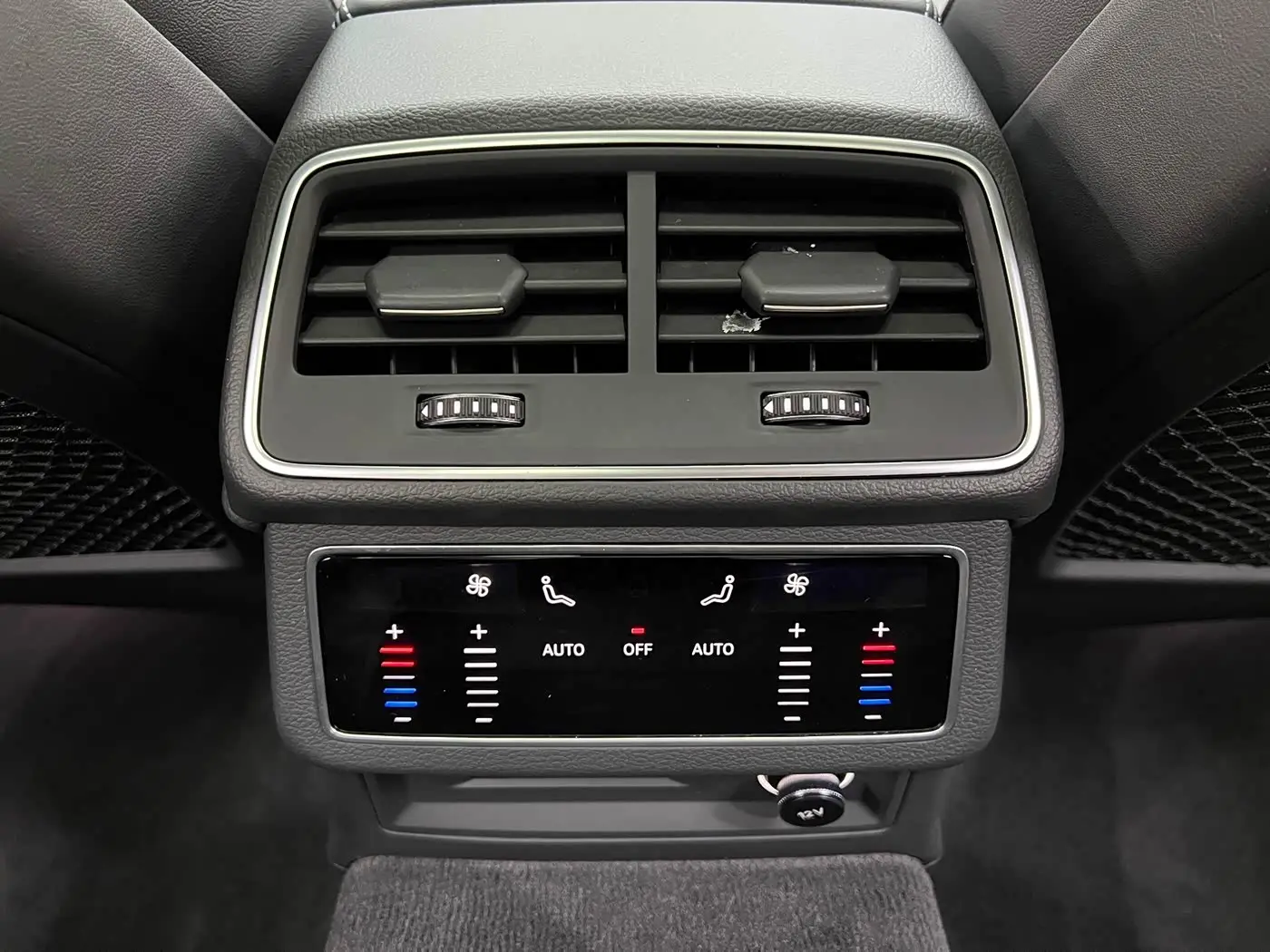 Audi A6L 2023 — Фото 19/20