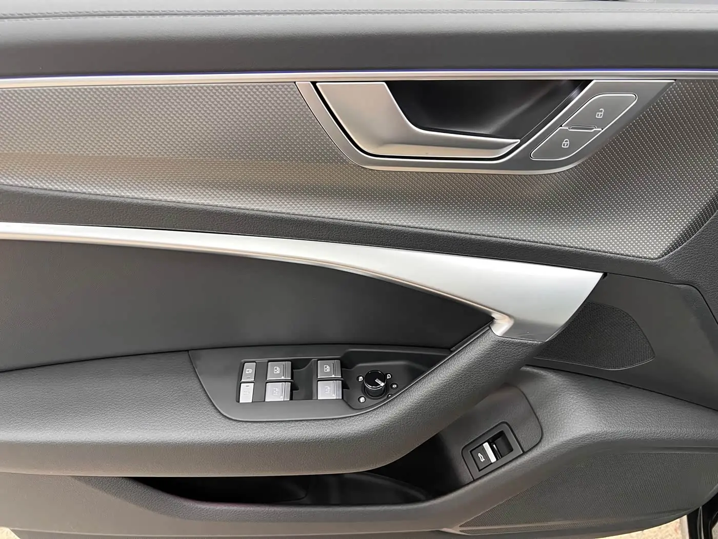 Audi A6L 2023 — Фото 15/20
