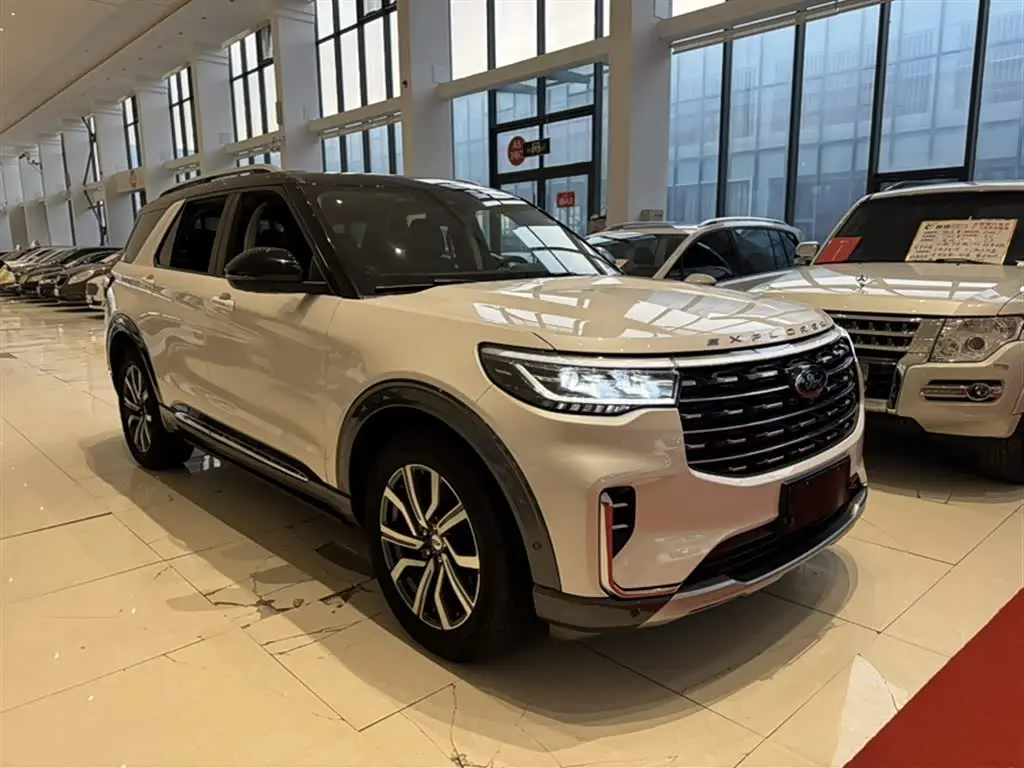 Ford Explorer 2023 — Photo 6/19