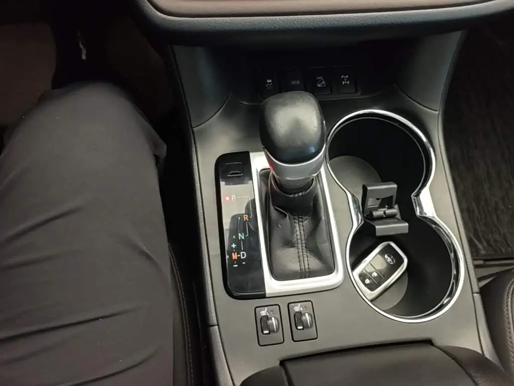 Toyota Highlander 2018 — Фото 14/20