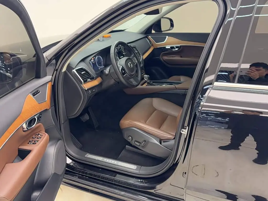 Volvo XC90 2019 — Photo 4/20