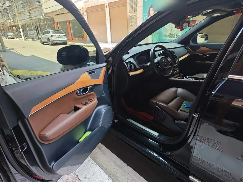 Volvo XC90 2020 — Photo 14/20