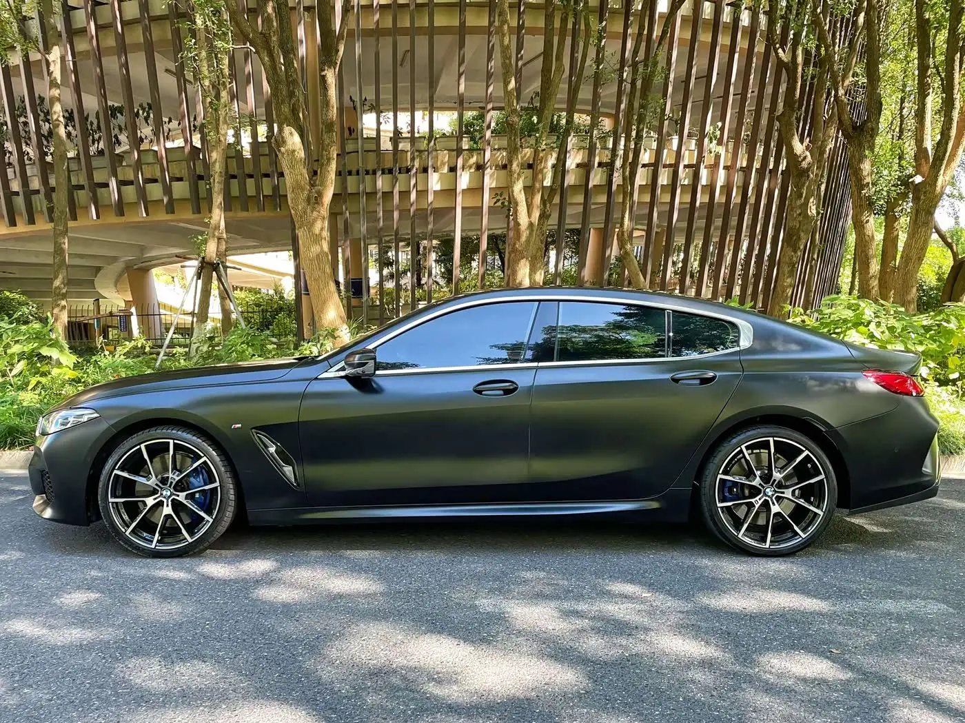 BMW 8 Series 2022 — Photo 3/13