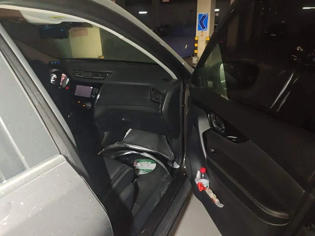 Nissan X-Trail 2018 — Photo 18/20