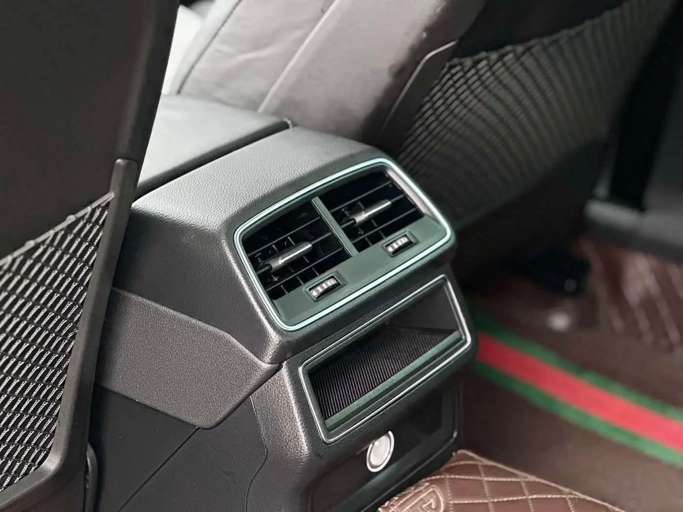 Audi A6L 2021 — Photo 11/13