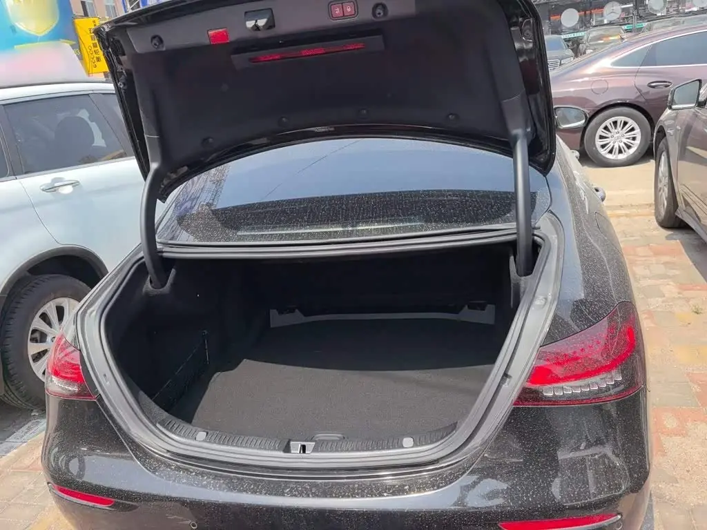 Mercedes-Benz E-Class 2022 — Фото 13/17