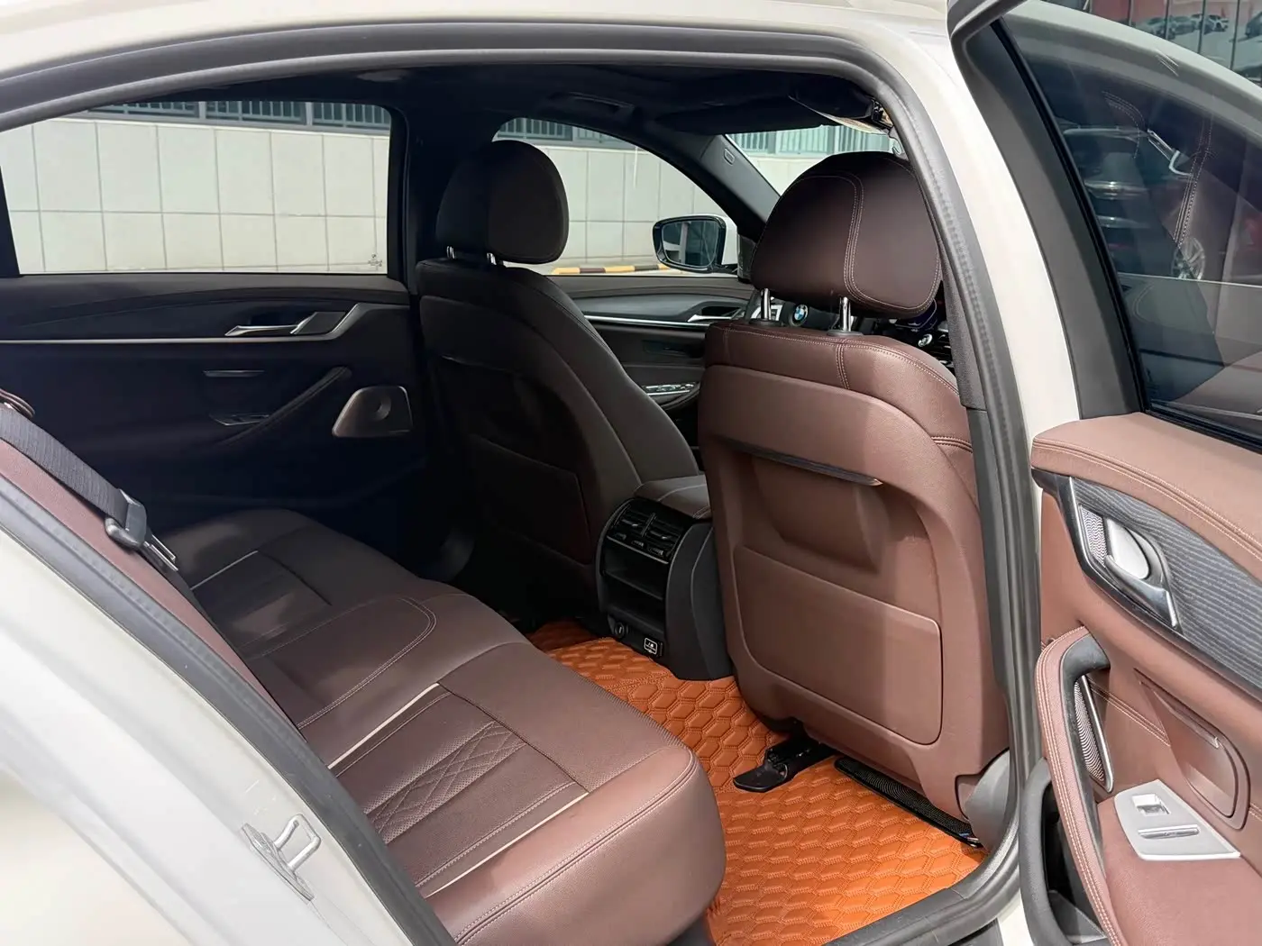 BMW 5 Series 2022 — Photo 12/15