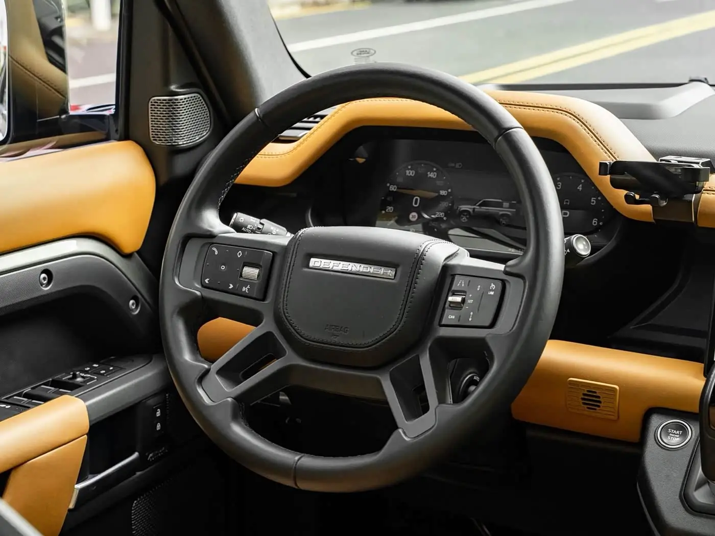 Land Rover Defender 2023 — Фото 10/17