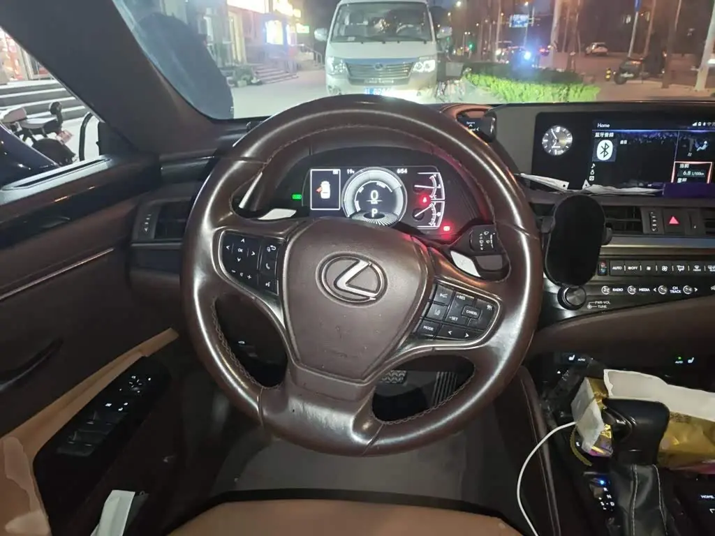 Lexus ES 2019 — Şəkil 3/20
