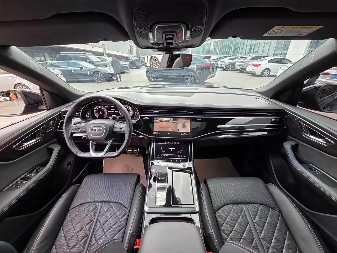 Audi Q8 2020 — Photo 7/11
