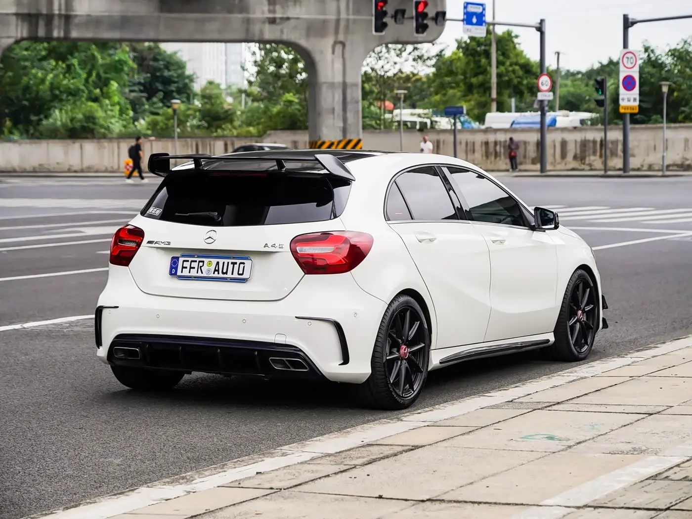 Mercedes-Benz A-Class AMG 2016 — Photo 19/20