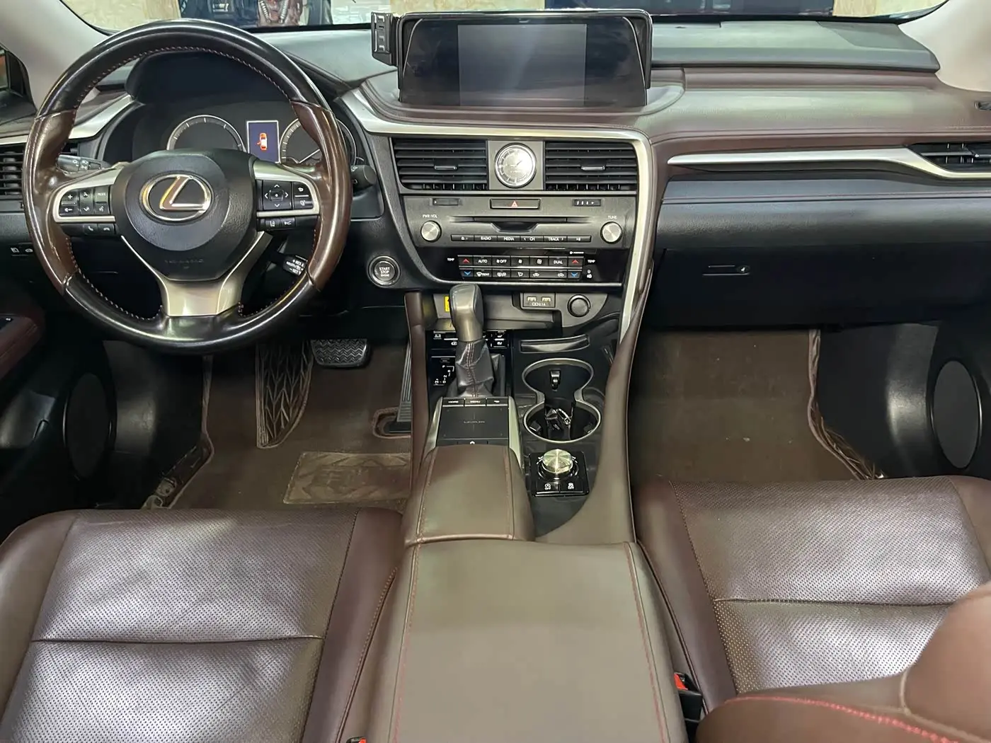 Lexus RX 2020 — Şəkil 13/17