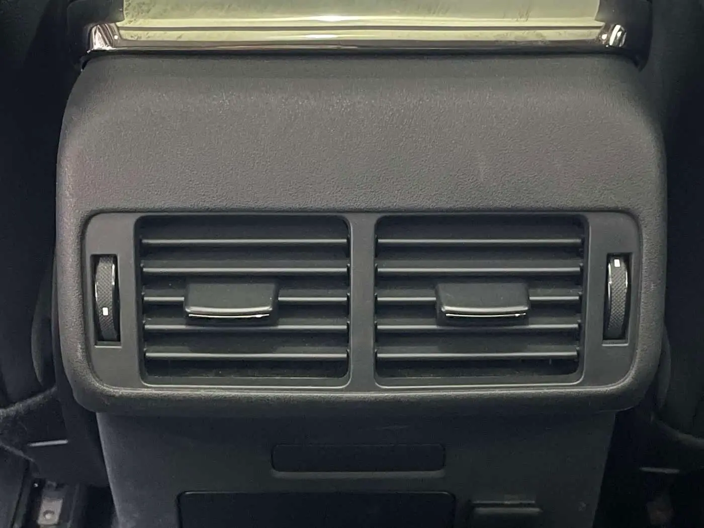 Land Rover Range Rover Velar 2023 — Şəkil 8/9