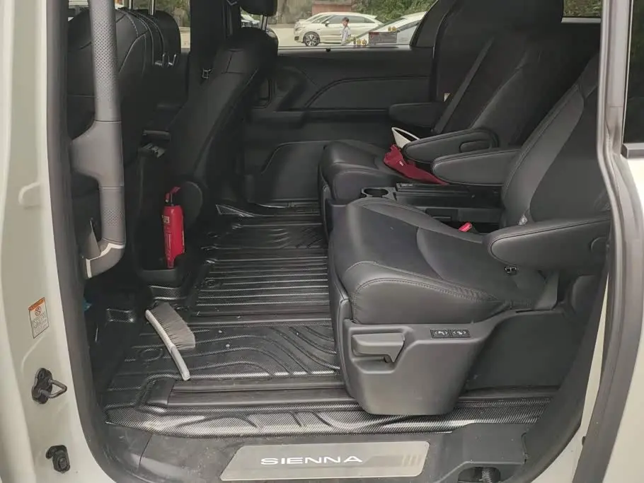 Toyota Sienna 2026 — ფოტო 11/16