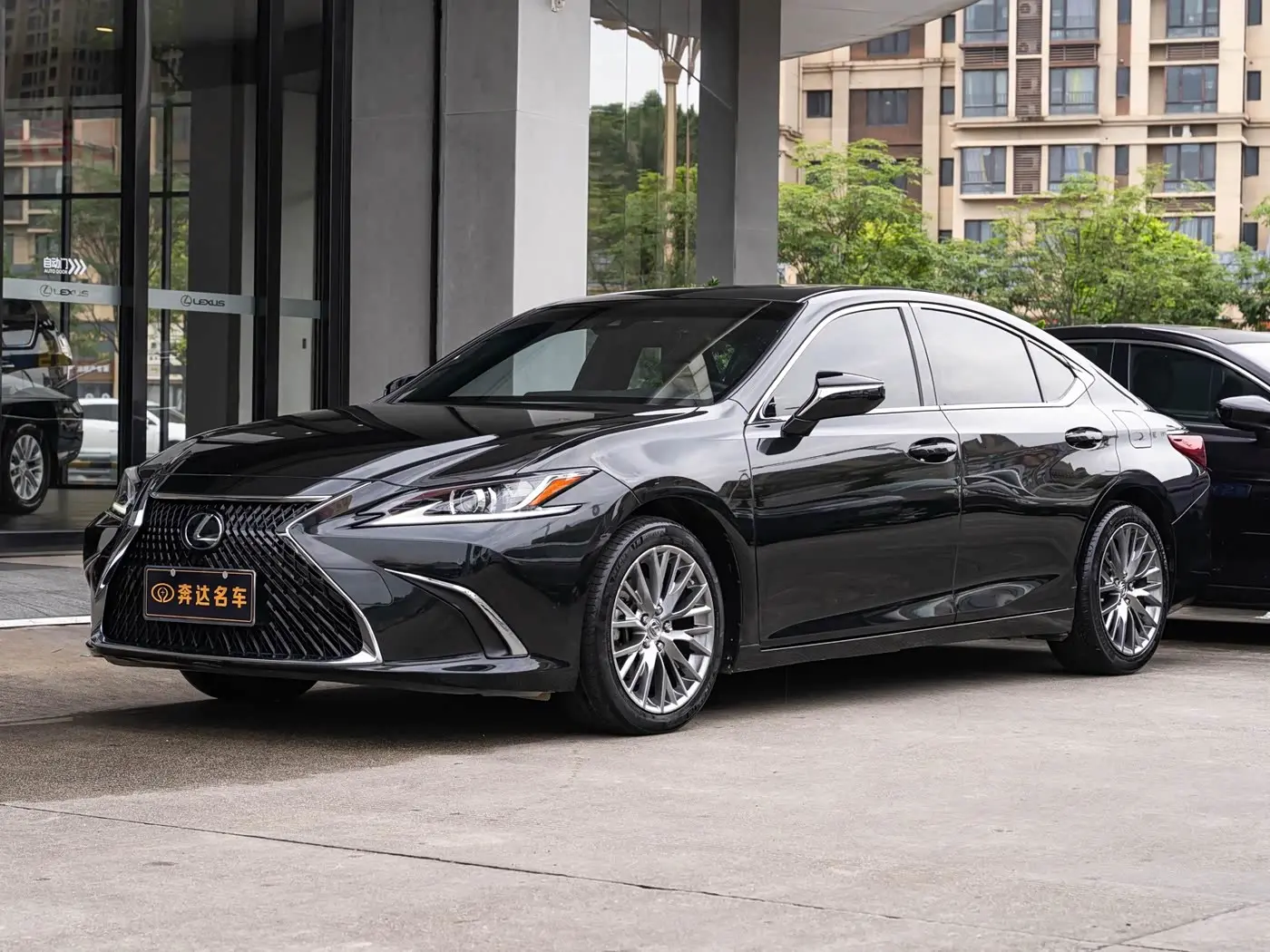 Lexus ES 2019 — Şəkil 1/20