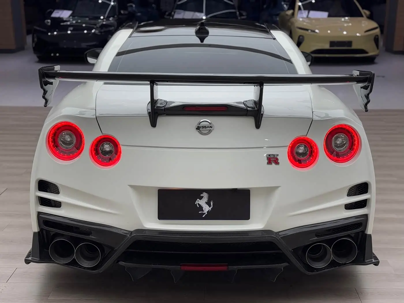 Nissan GT-R 2010 — Photo 10/19