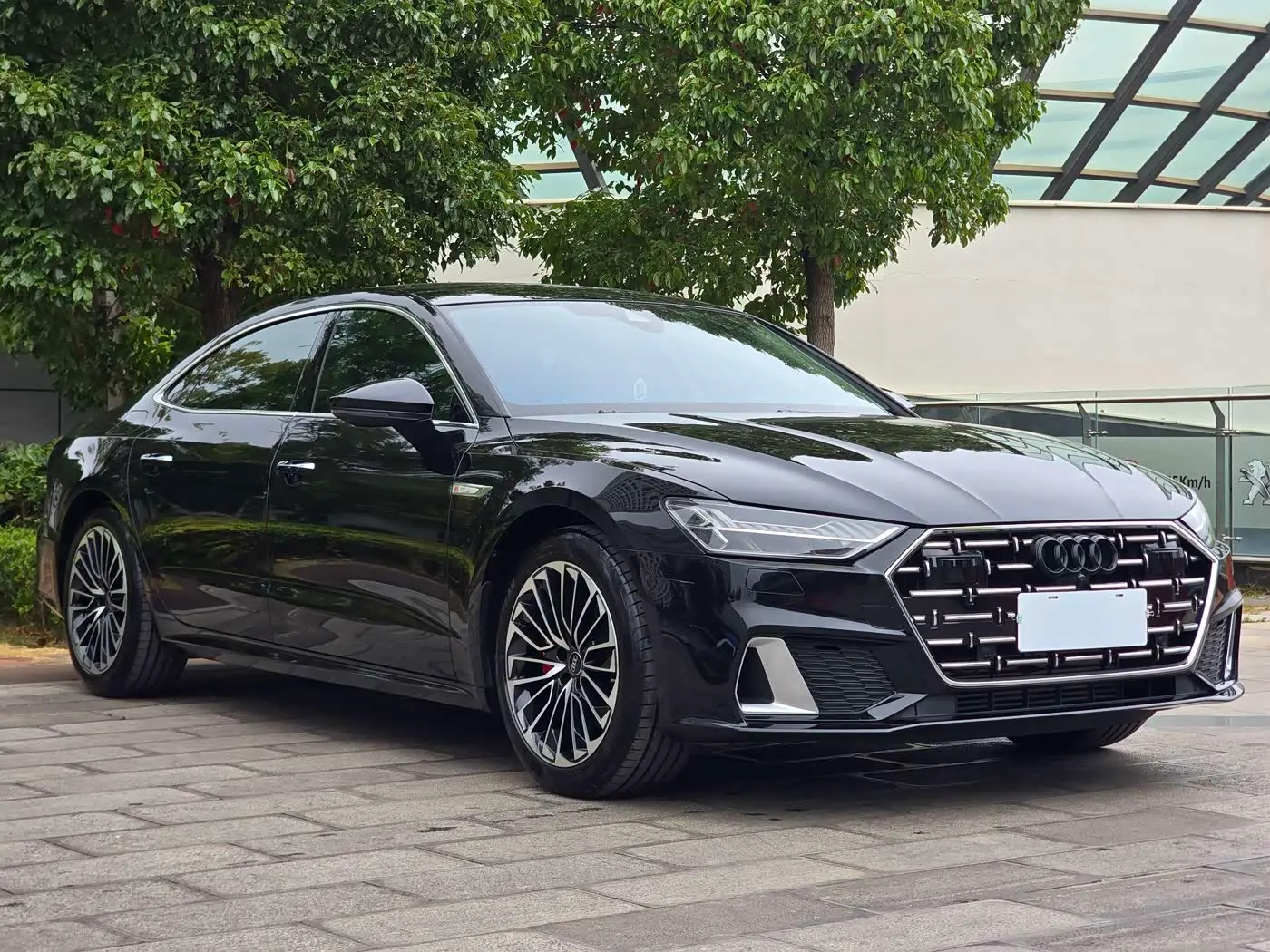Audi A7L 2024 — Фото 3/19