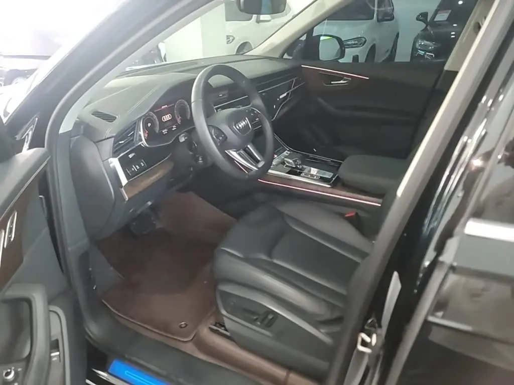 Audi Q7 2024 — ფოტო 15/20