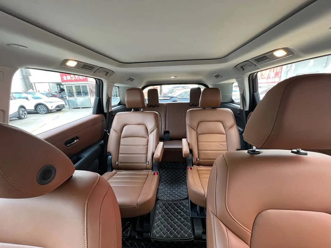 Nissan Terra 2025 — Photo 10/20