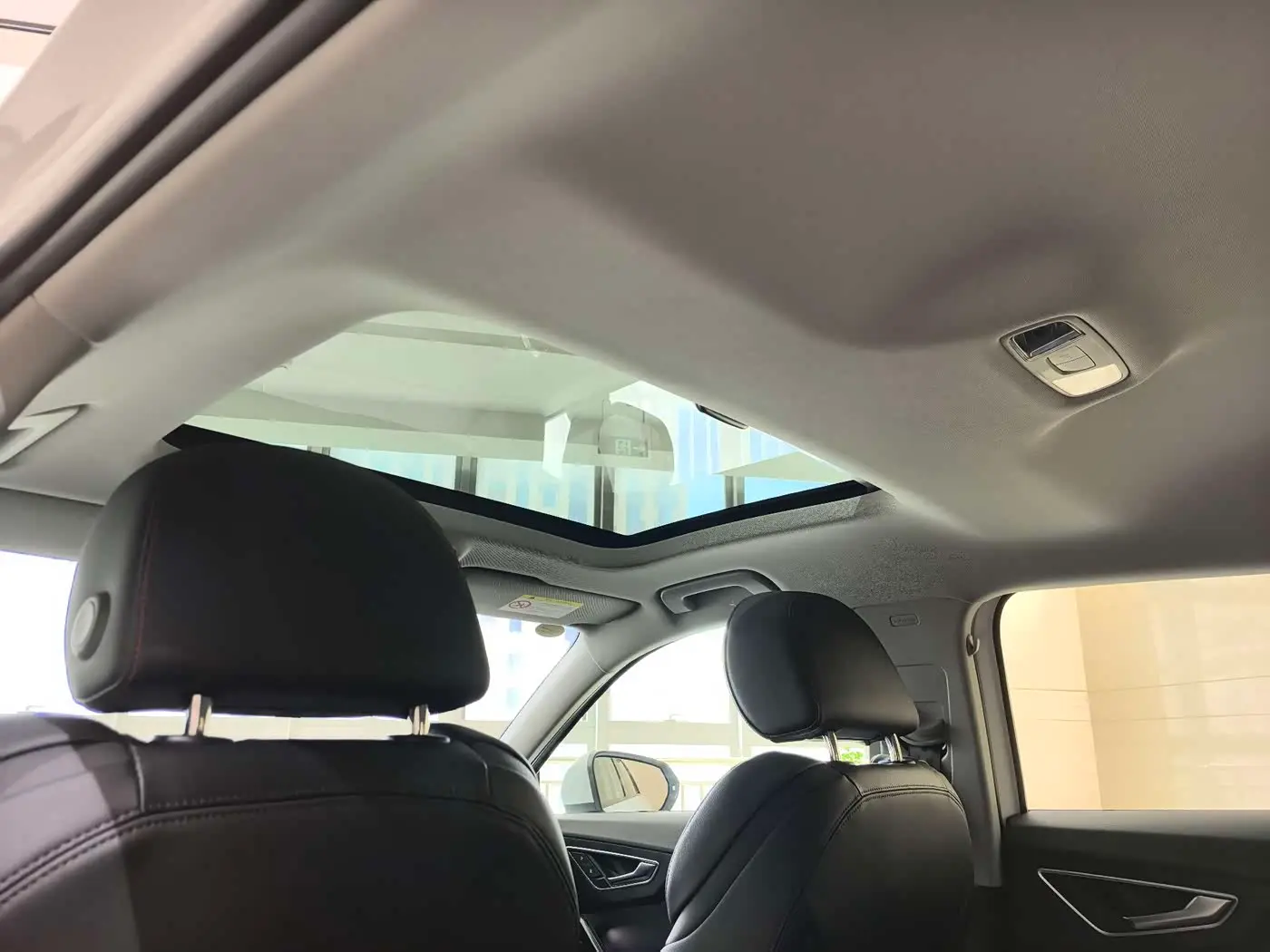 Audi Q2L 2023 — Şəkil 10/13