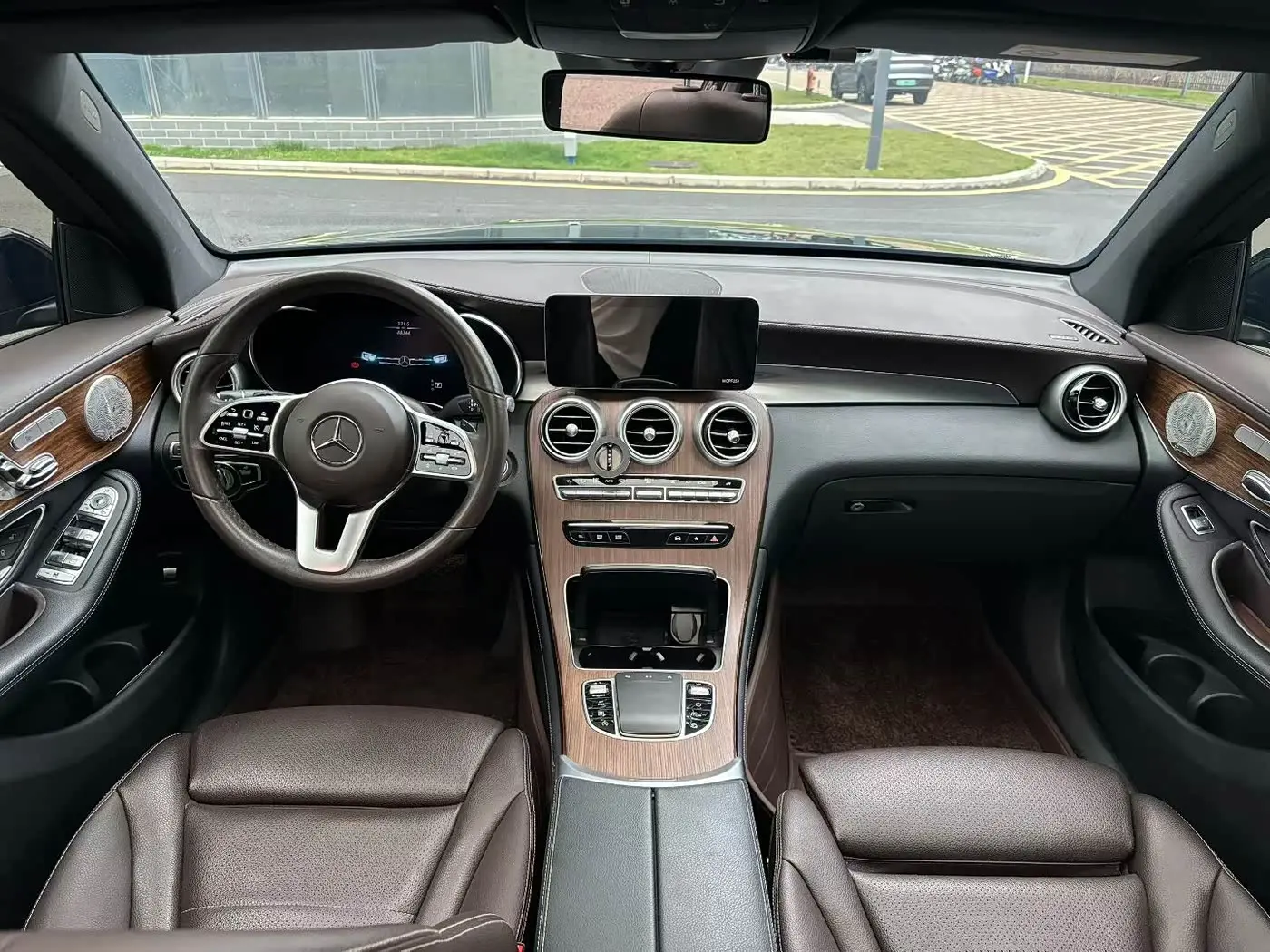 Mercedes-Benz GLC 2022 — Photo 6/9