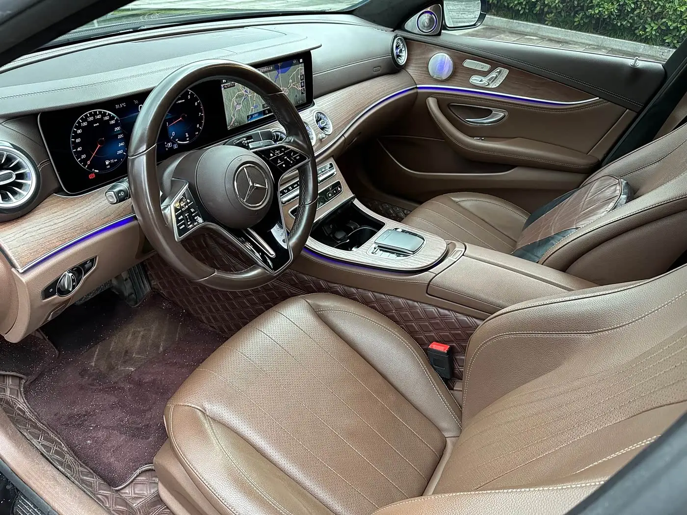 Mercedes-Benz E-Class 2021 — Photo 8/18