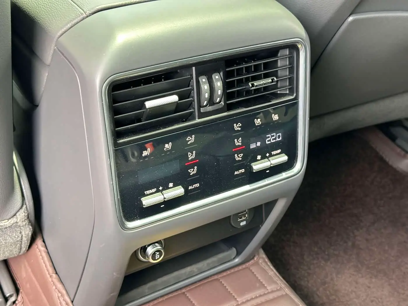 Porsche Cayenne 2018 — Şəkil 7/18
