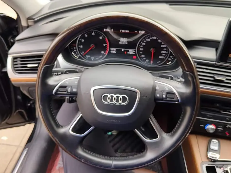 Audi A6L 2018 — Şəkil 15/16