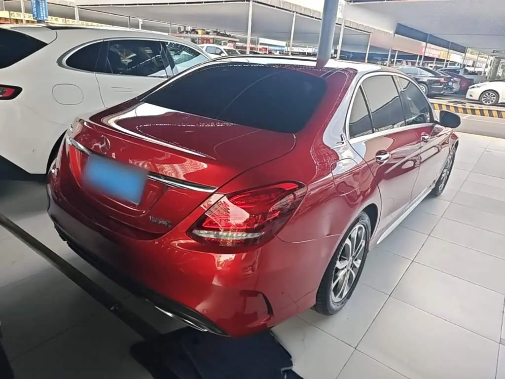 Mercedes-Benz C-Class 2018 — Photo 7/20