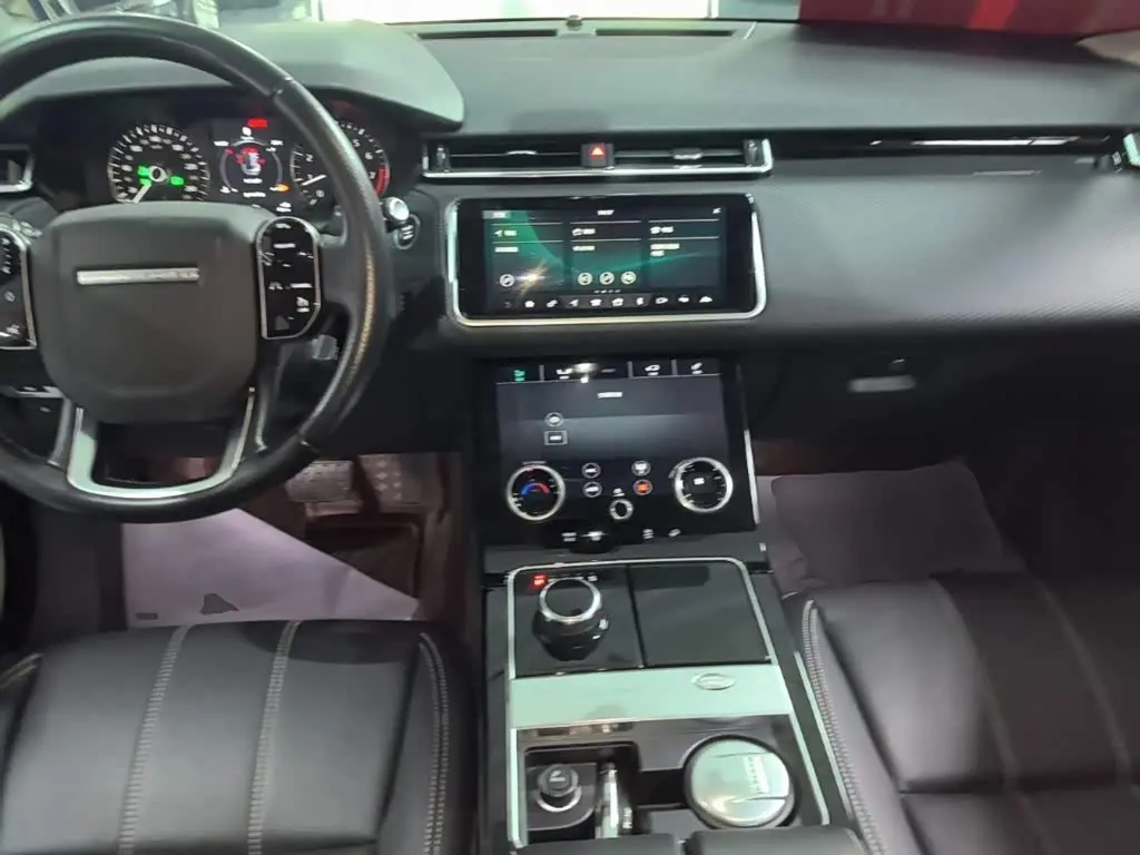 Land Rover Range Rover Velar 2018 — Photo 10/20