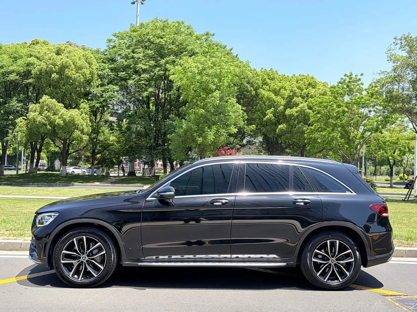 Mercedes-Benz GLC 2019 — Photo 4/9