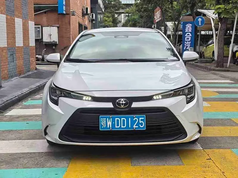 Toyota Levin 2025 — Фото 1/9
