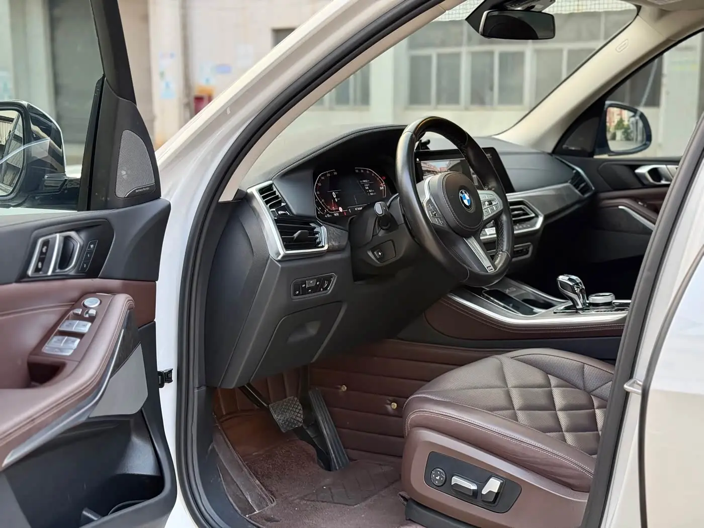 BMW X5 2023 — Photo 10/18