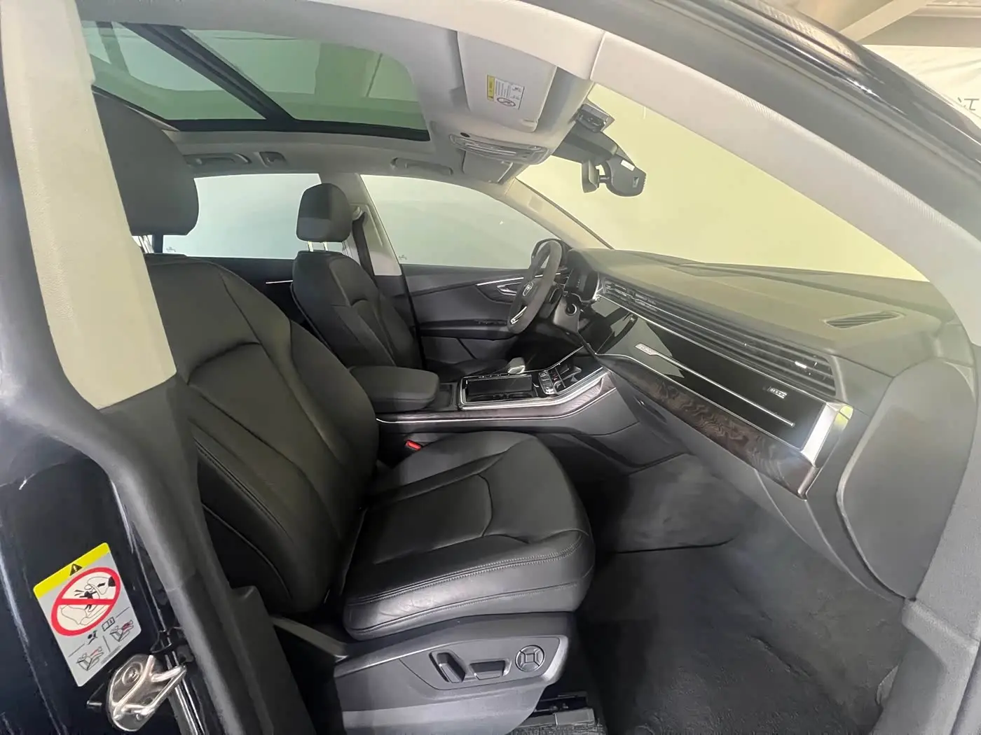 Audi Q8 2023 — Photo 17/20