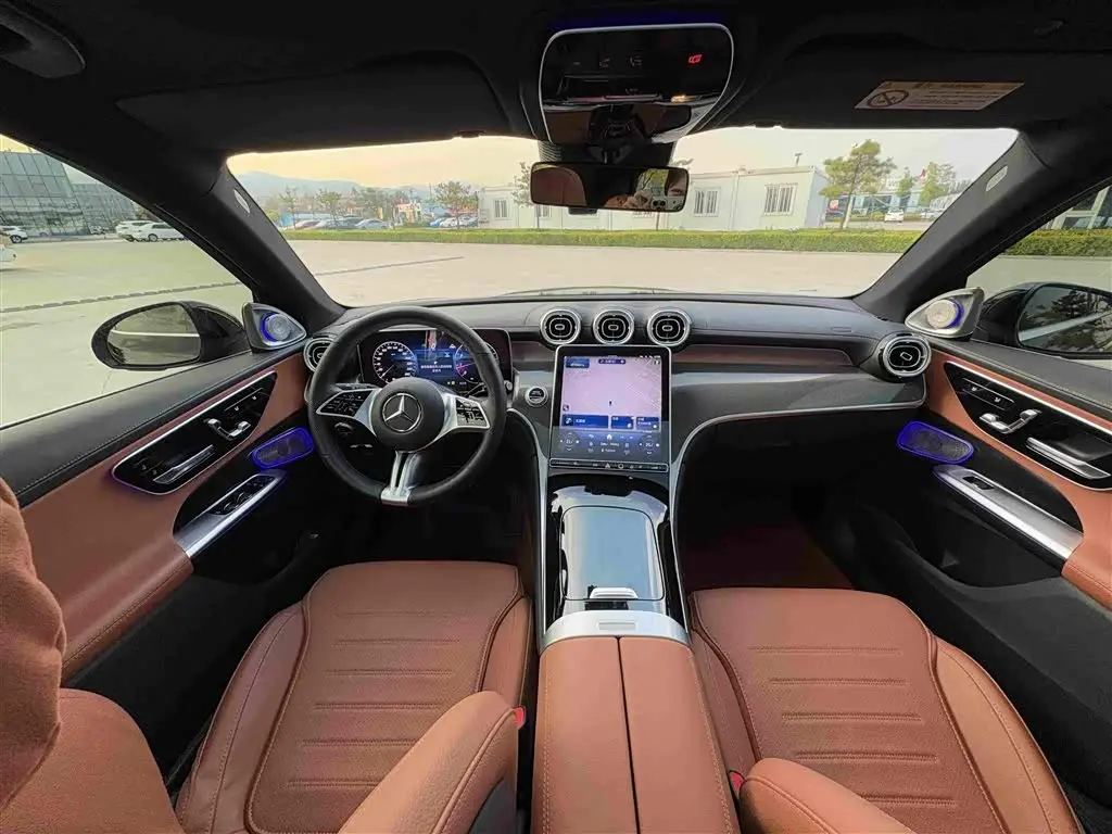 Mercedes-Benz GLC 2025 — Photo 6/20