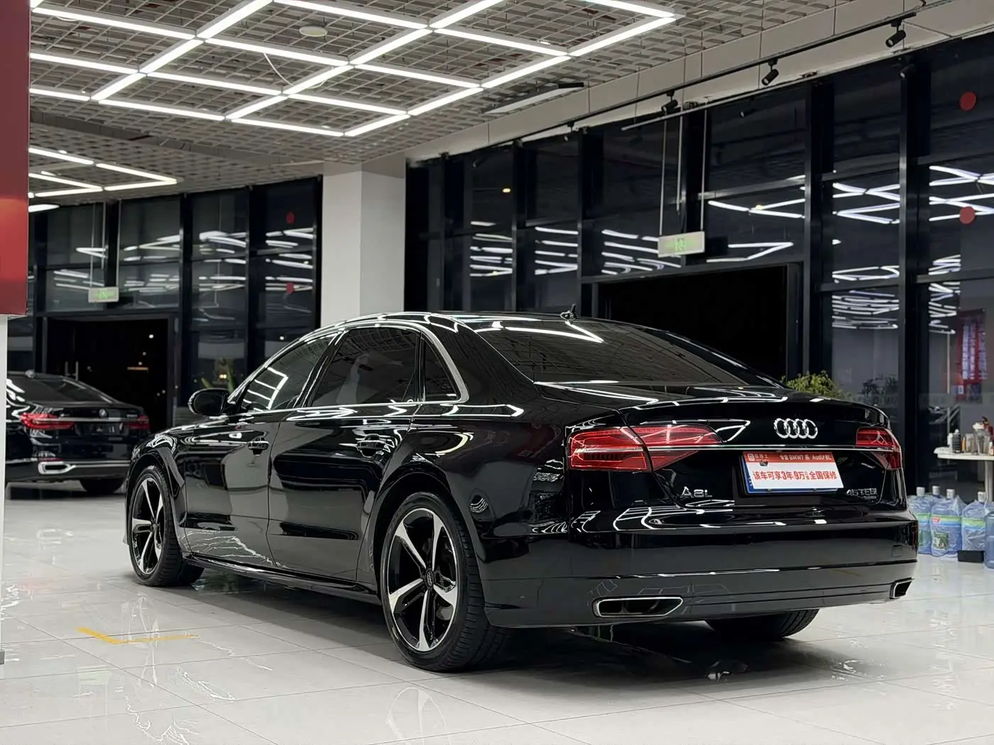 Audi A8 2017 — Фото 4/16