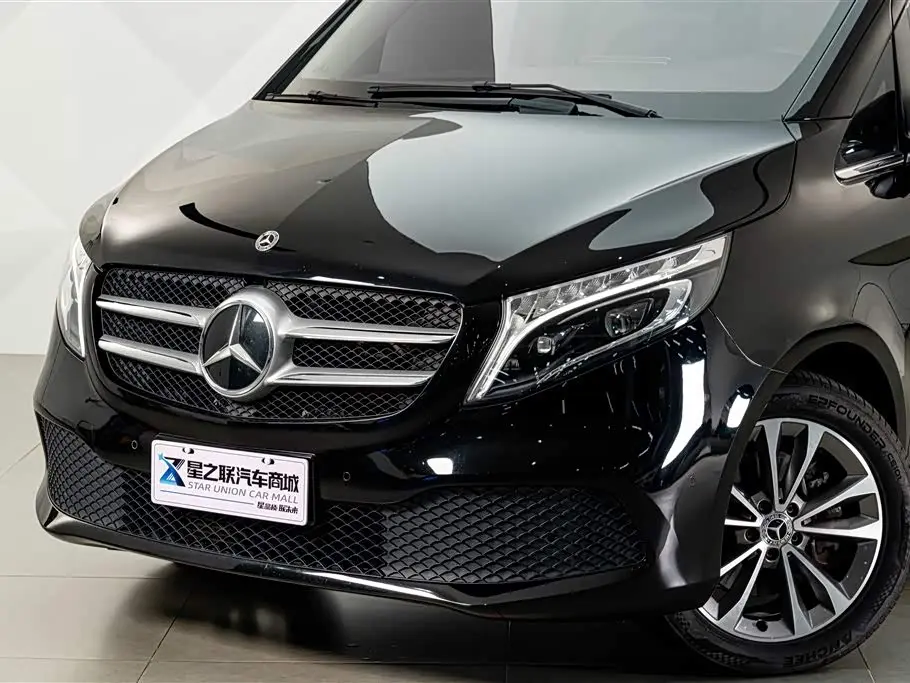 Mercedes-Benz V-Class 2022 — Photo 2/20