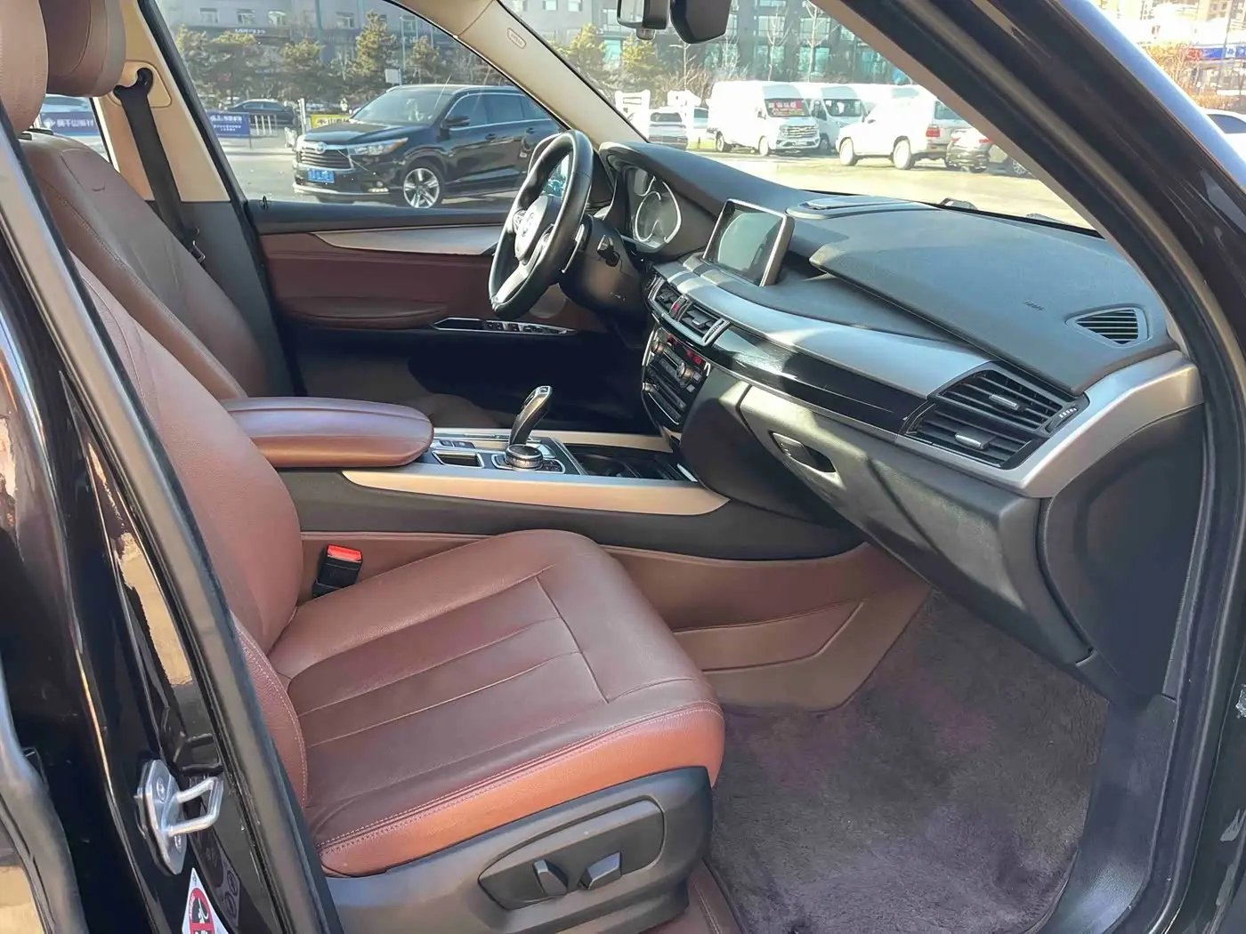 BMW X5 2018 — Şəkil 12/19