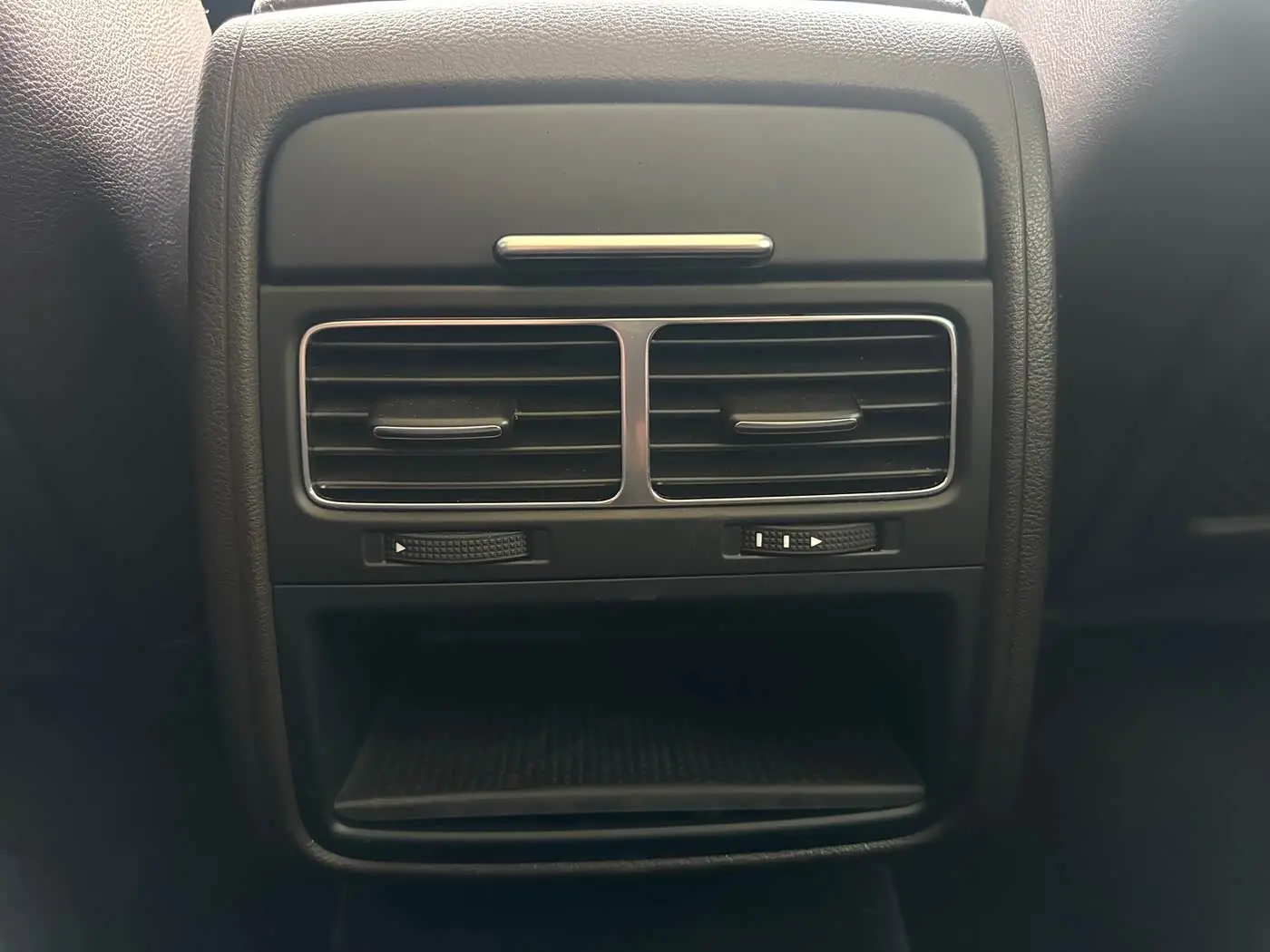 Volkswagen Touareg 2017 — Photo 18/20