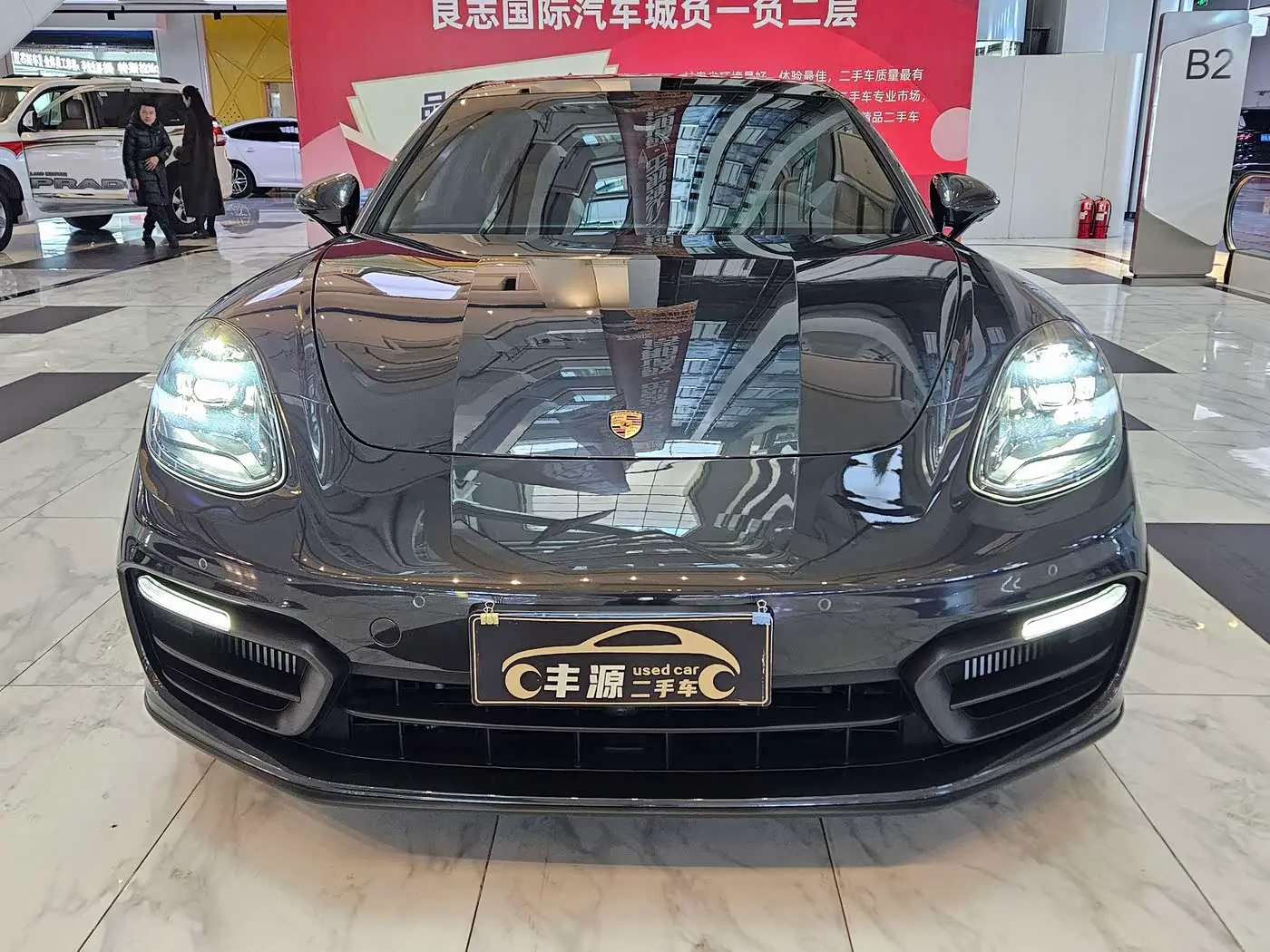 Porsche Panamera 2022 — Photo 2/20