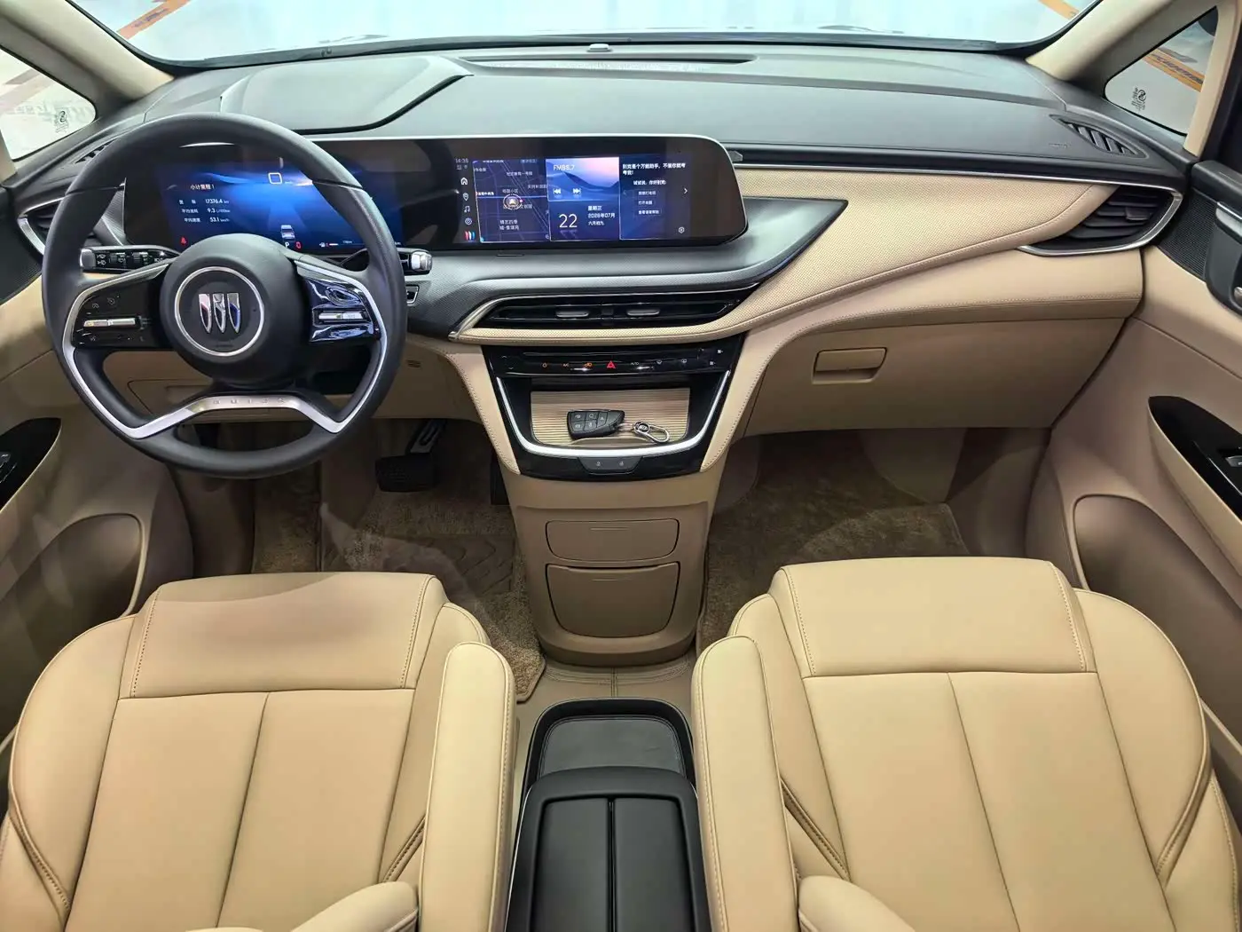 Buick GL8 2025 — Photo 5/10