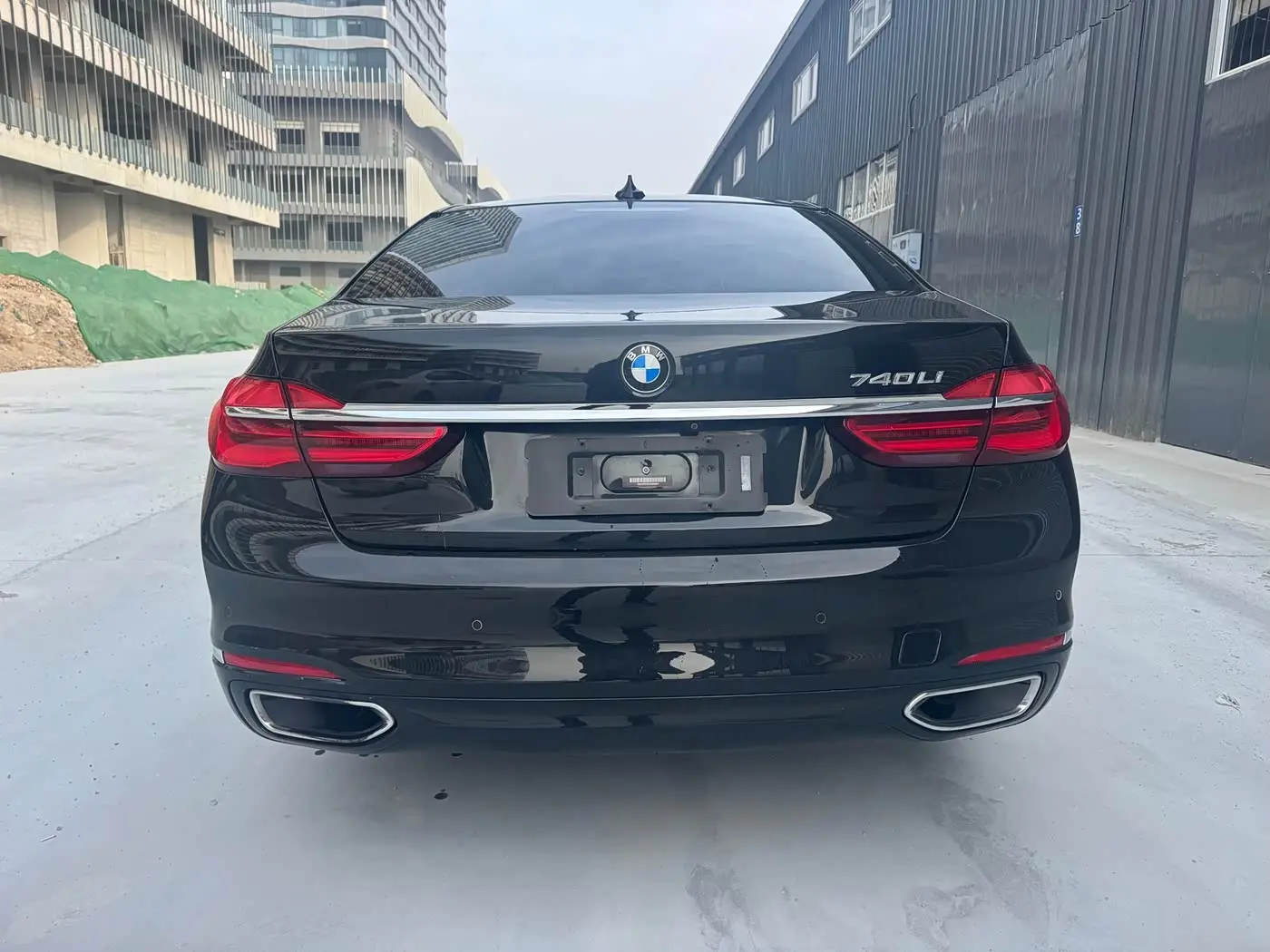 BMW 7 Series 2016 — Photo 4/9
