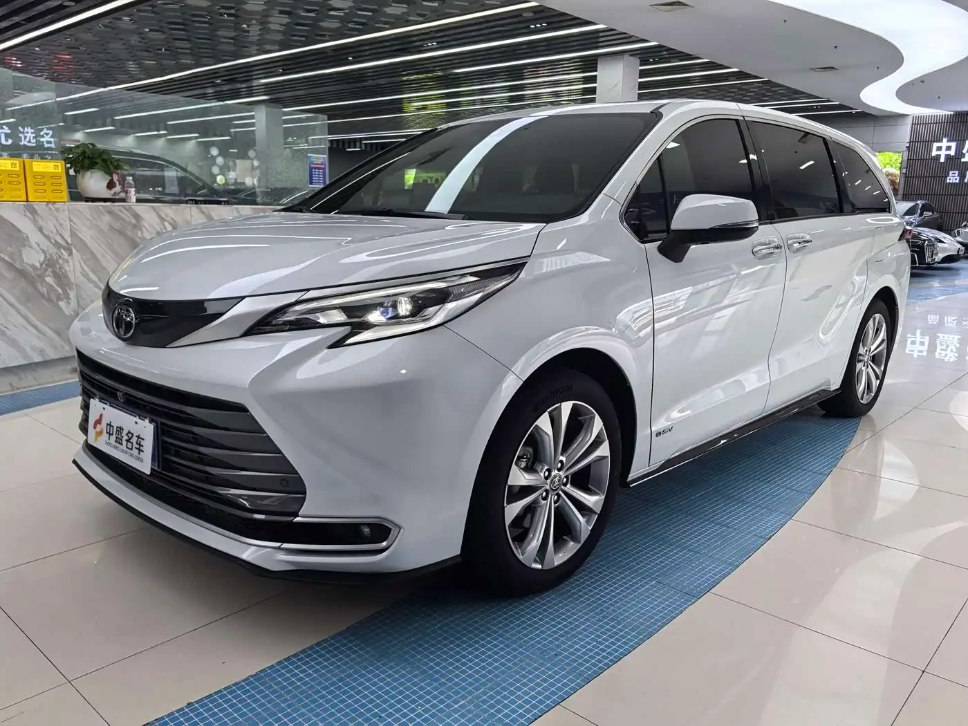 Toyota Sienna, 2025