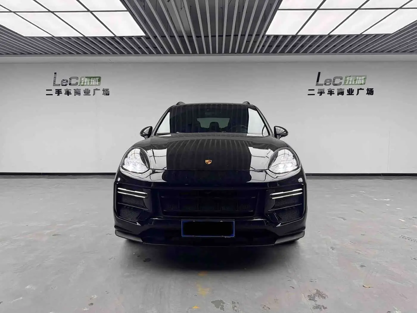 Porsche Cayenne 2017 — Photo 2/20