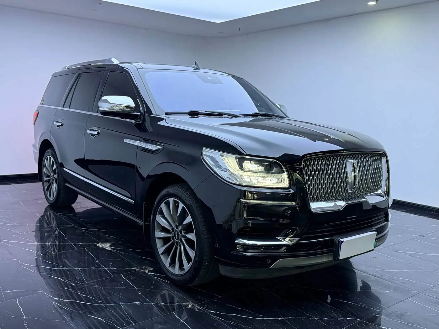 Lincoln Navigator 2020 — Şəkil 3/20