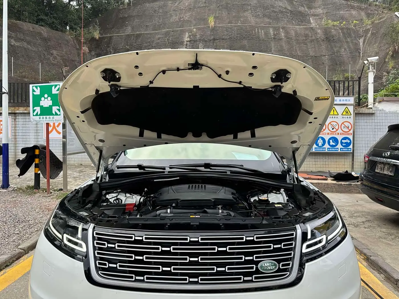 Land Rover Range Rover Velar 2019 — Photo 17/17